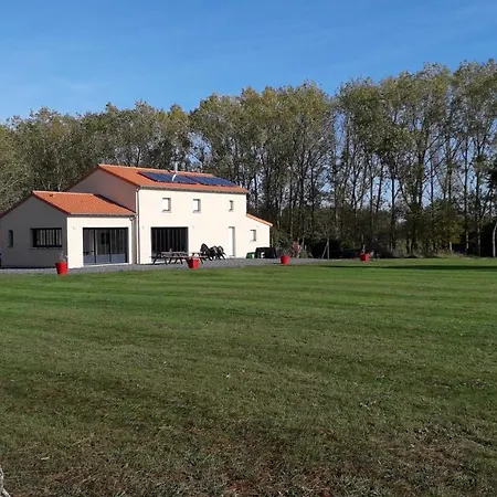 Grande Maison Avec Parc Et Holiday home
