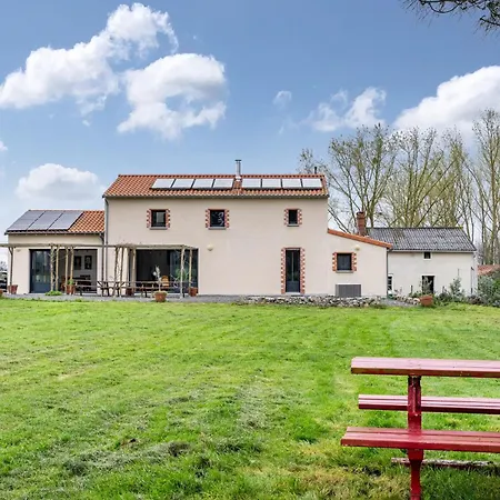 Feriehus La Petite Hugrie *
